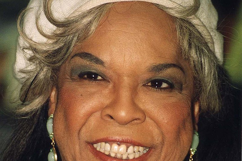 800px-Della_Reese_1998.png