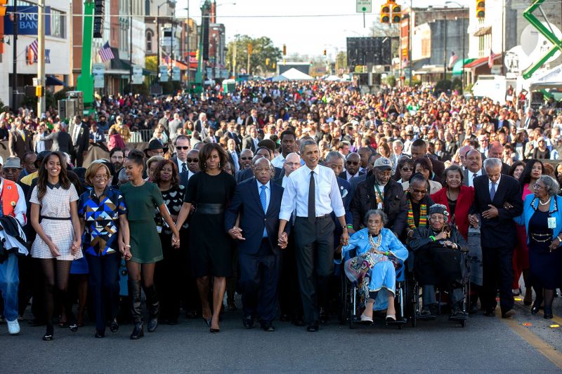 The_First_Family_joined_others_in_beginning_the_walk_across_the_Edmund_Pettus_Bridge_2015.jpg