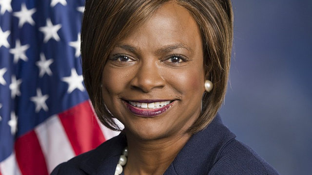 Val_Demings_Official_Portrait_115th_Congress.png