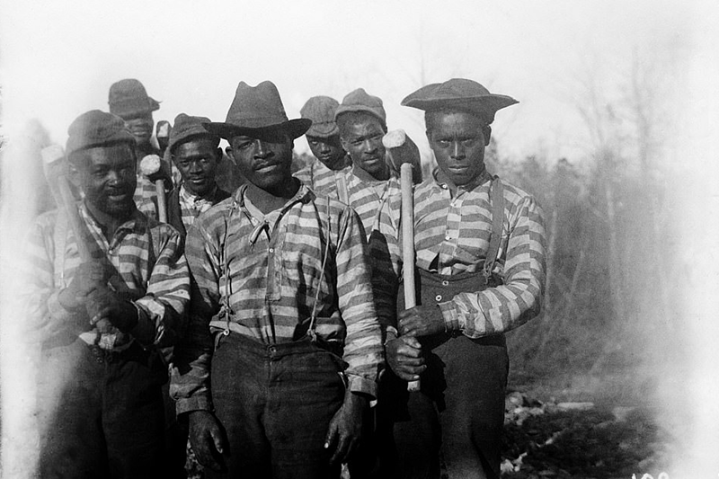 history-20th-century-south-chain-gang.png